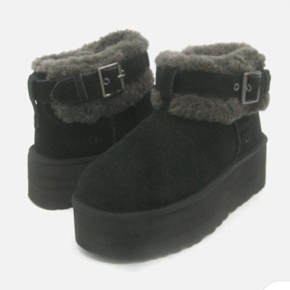 UGG women’s Size 6 Platform Boots Black and Grey Buckle fur - Picture 2 of 7